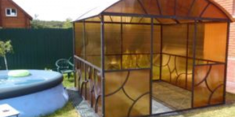 Как да затворите беседката от дъжд и вятър в страната със собствените си ръце